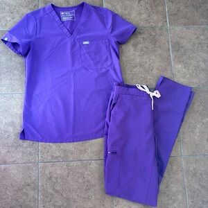 Figs Ultraviolet purple set with Catarina one pocket top XS Yola skinny XS/T